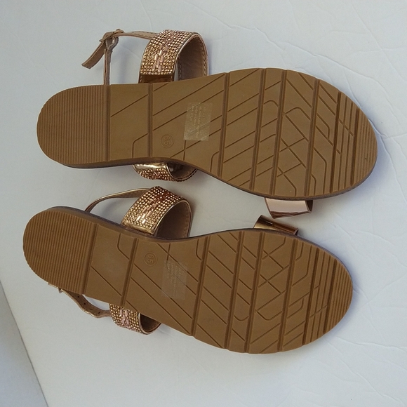 Rose gold strap flats sandals size 6.5. - Picture 6 of 8